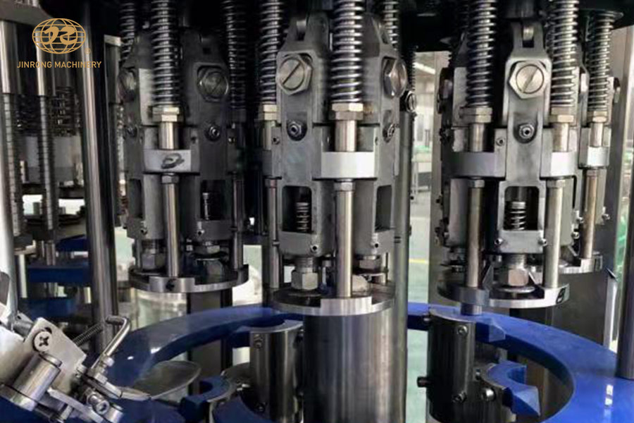 玻璃瓶果汁灌裝設備封蓋部分 玻璃瓶果汁灌裝設備封蓋部分